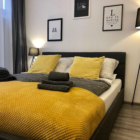 Apartament Szczesliwa 13 - Plac Ratuszowy Jelenia Góra Kültér fotó