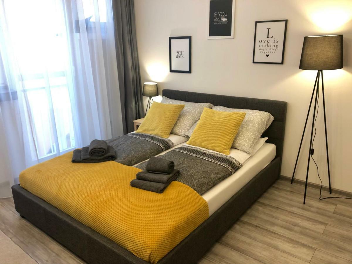 Apartament Szczesliwa 13 - Plac Ratuszowy Jelenia Góra Kültér fotó